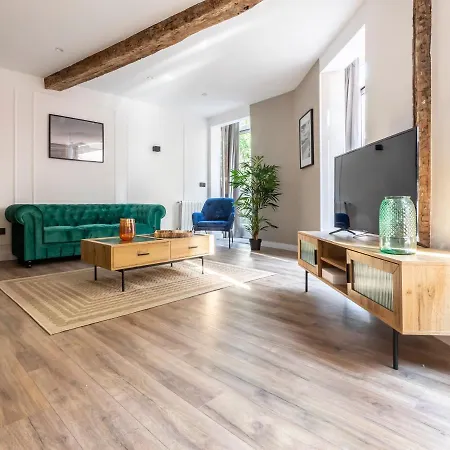 Vivienda Turistica Plaza De Tres Pilares * Bilbao