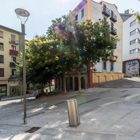 Daire Vivienda Turistica Plaza De Tres Pilares Bilbao