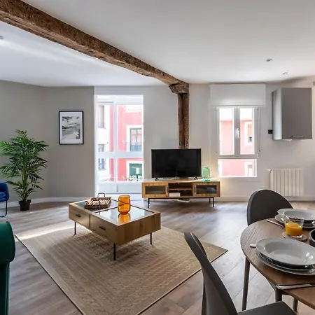 Vivienda Turistica Plaza De Tres Pilares Lägenhet