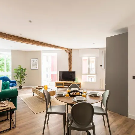 Vivienda Turistica Plaza De Tres Pilares Daire Bilbao