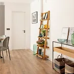 Vivienda Turistica Plaza De Tres Pilares Apartment *